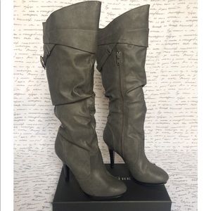 Gorgeous Knee-High Grey Heeled Boots
